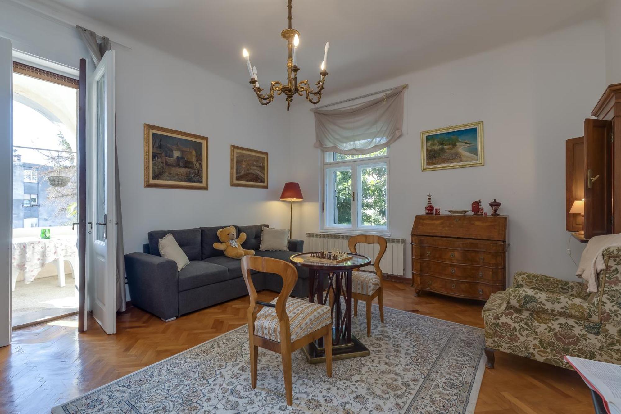City Apartment With Garden - Happy Rentals Рийека Екстериор снимка