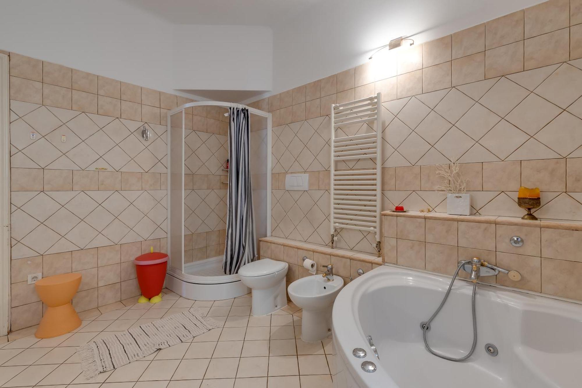 City Apartment With Garden - Happy Rentals Рийека Екстериор снимка